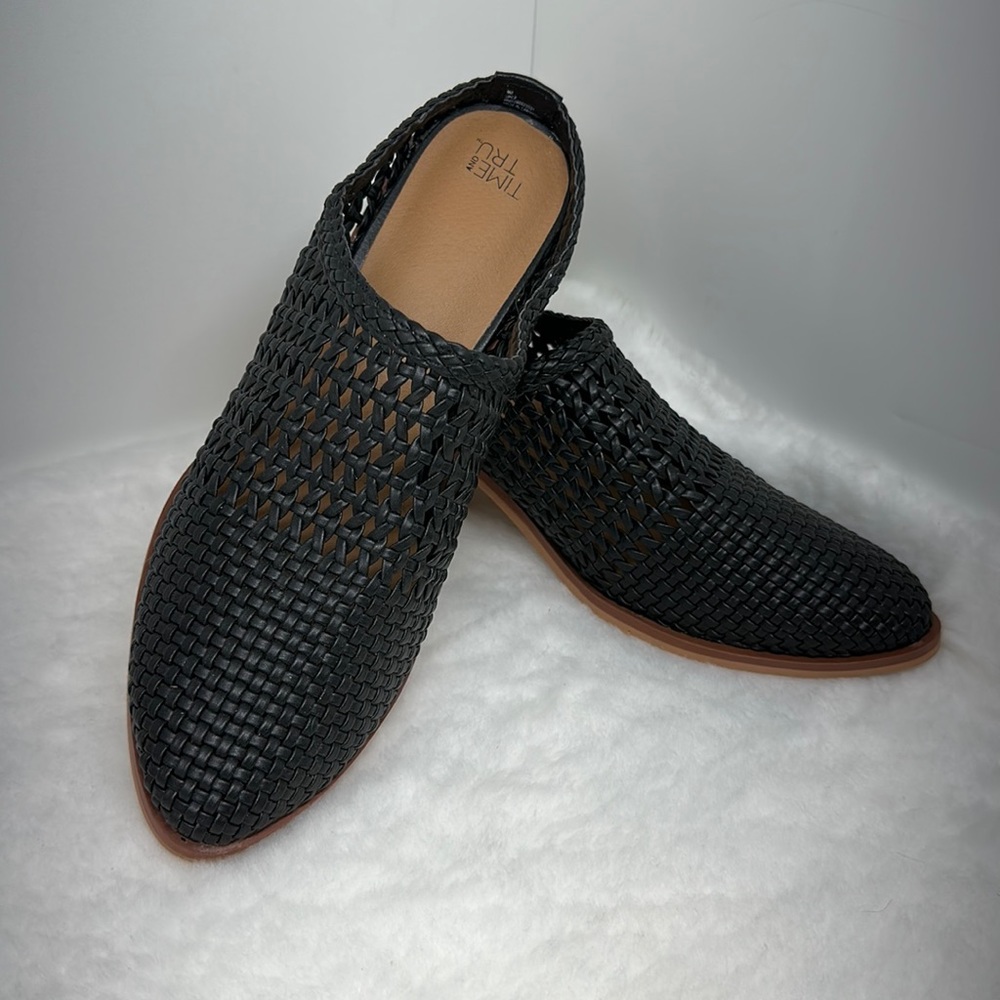 Time and Tru made in Cambodia Size 9 Color Black